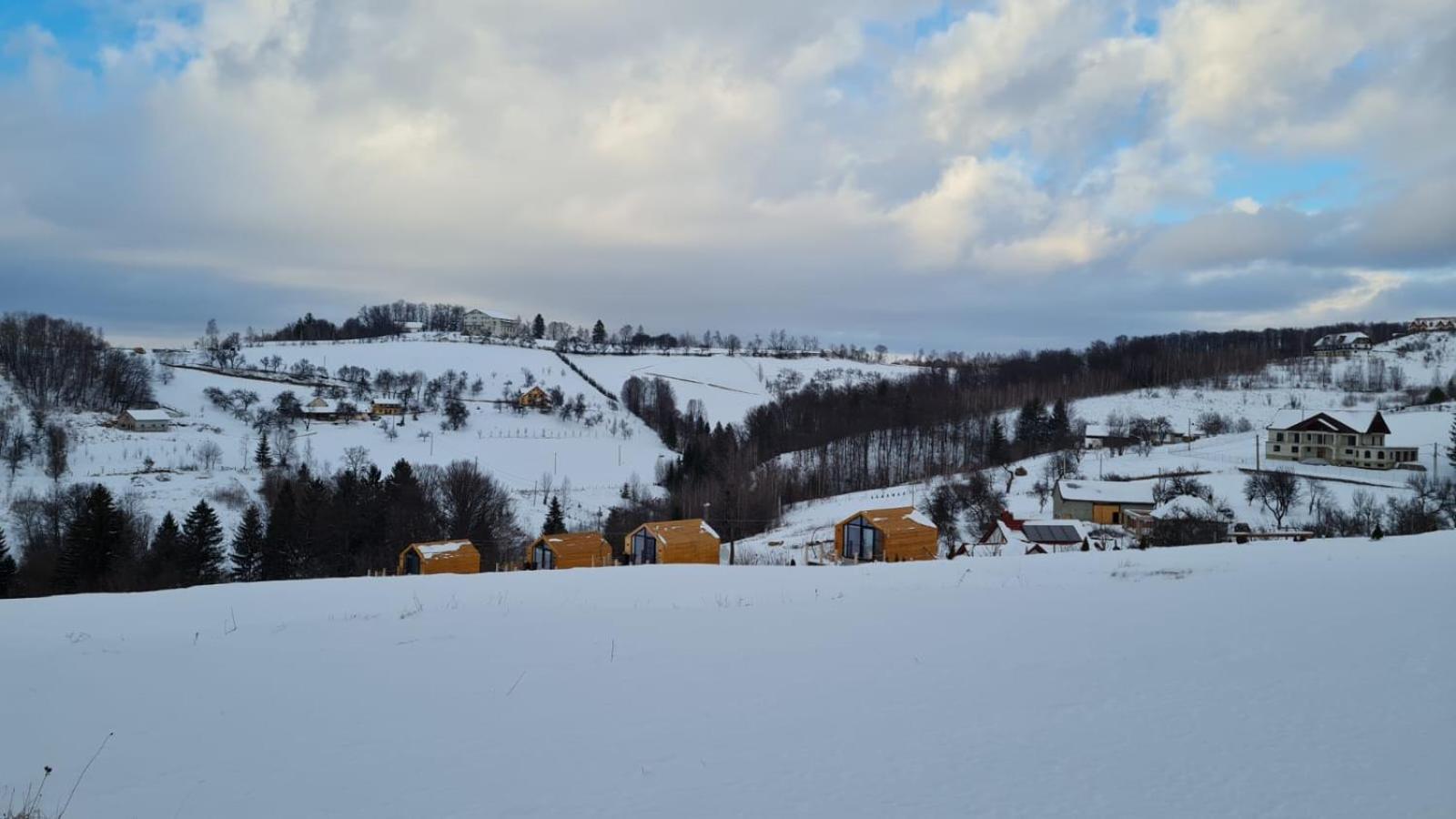 My Little Village Poiana Mărului Extérieur photo